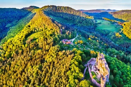 CHASSE AUX TRÉSORS LEMBACH (À PIED) - app.name