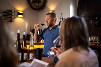 Meet our wines with an in-depth tasting. - Bonjour Alsace