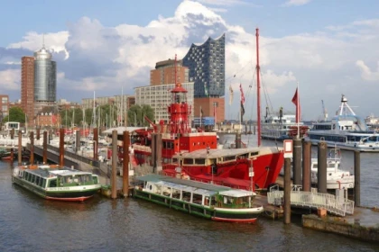 „Rund um die Elbphilharmonie“ - Führung mit Hafenrundfahrt - Bonjour Alsace