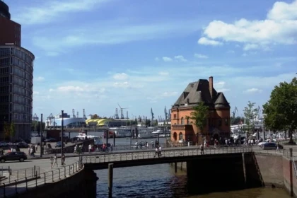 „Rund um die Elbphilharmonie“ - Führung mit Hafenrundfahrt - Bonjour Alsace