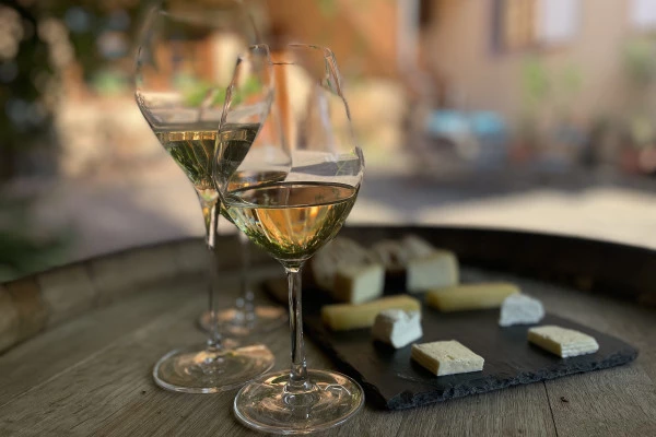 Aperitif mit Wein und Käse aus dem Münstertal - Bonjour Alsace