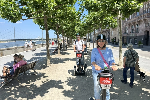 Düsseldorf: City- und Rheintour XXL (max. 180 Min) - Bonjour Alsace