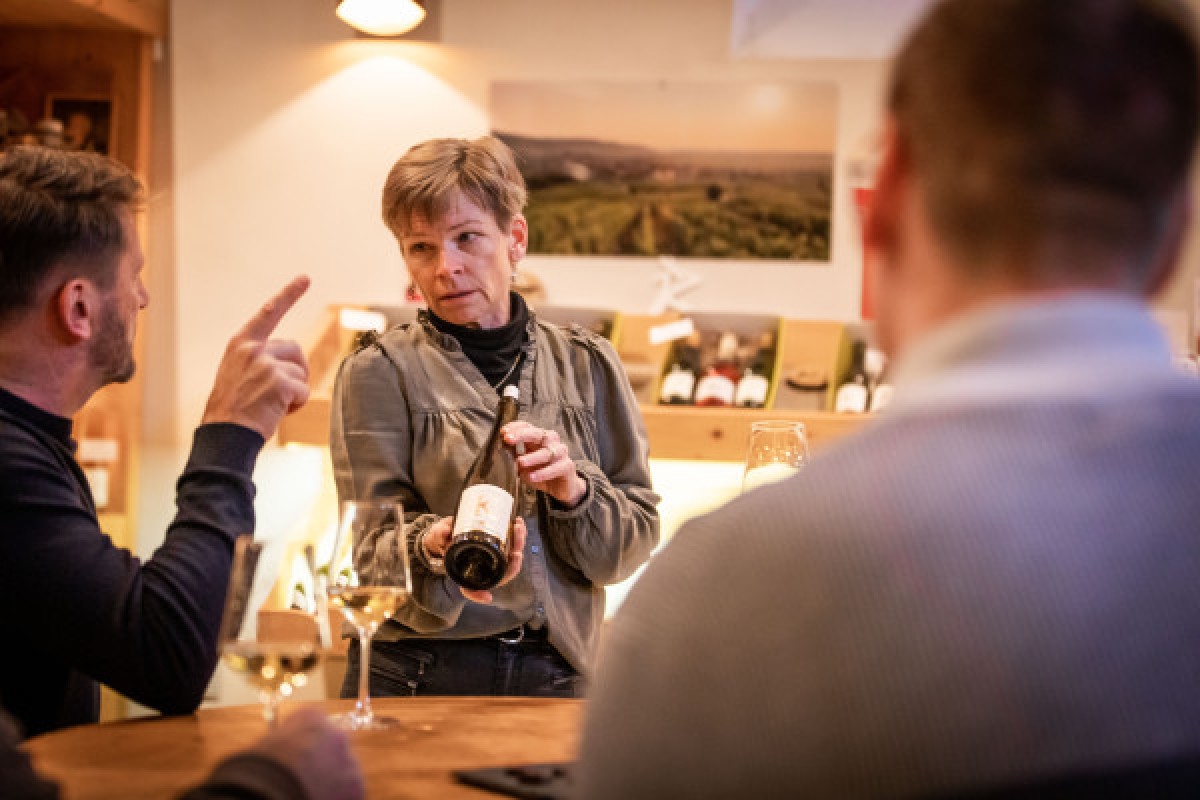 Meet our wines with an in-depth tasting. - Bonjour Alsace