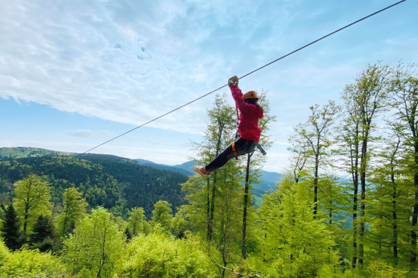 Hochseilgarten und Seilrutschen - Abenteuerpark  "Parc Alsace Aventure" - Bonjour Alsace